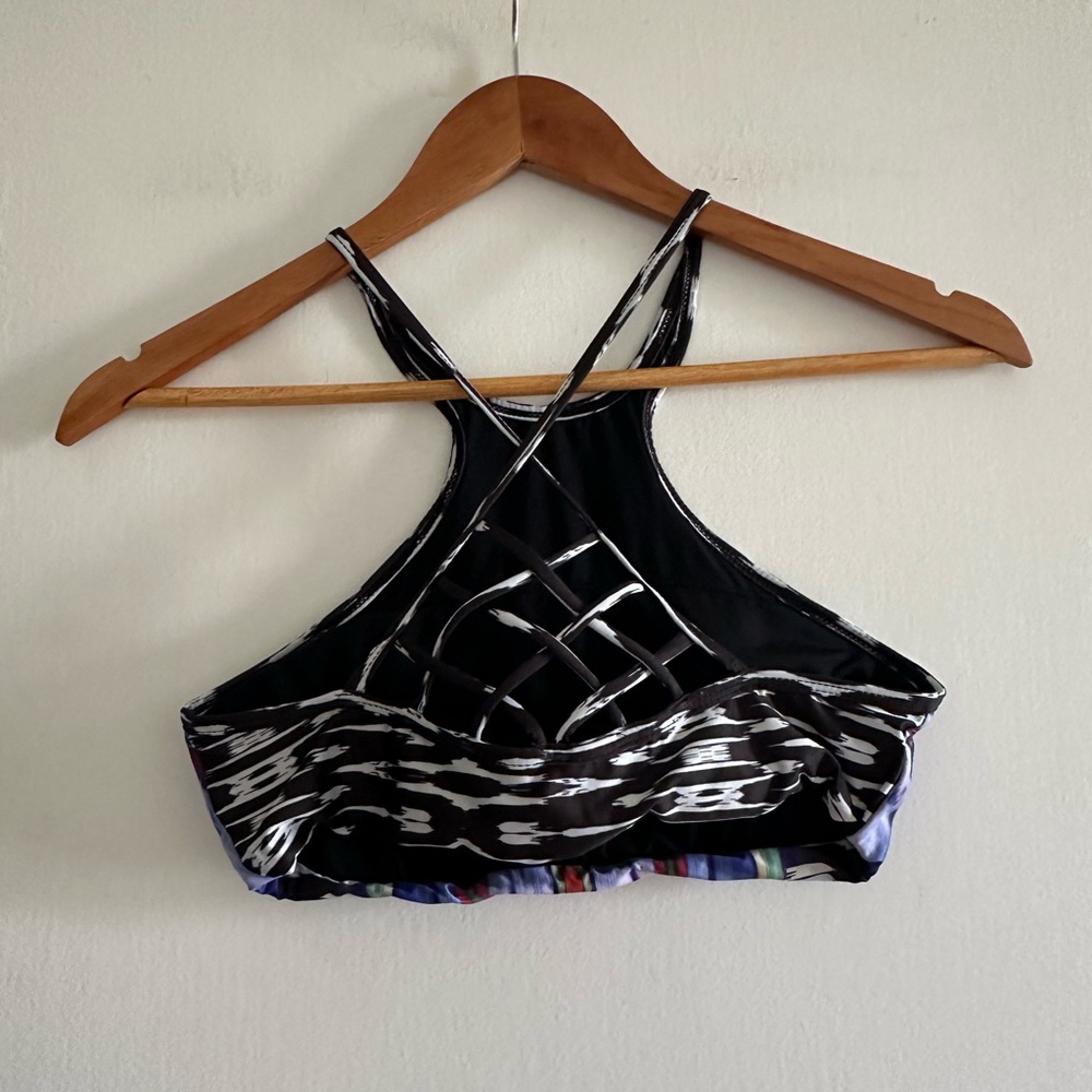 PilyQ Barcelona High Neck Groovy Strappy Bikini Top size Medium EUC - Picture 5 of 9